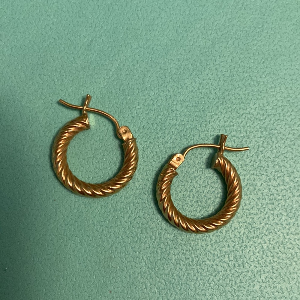 Women’s Kay jewelers hoop earrings